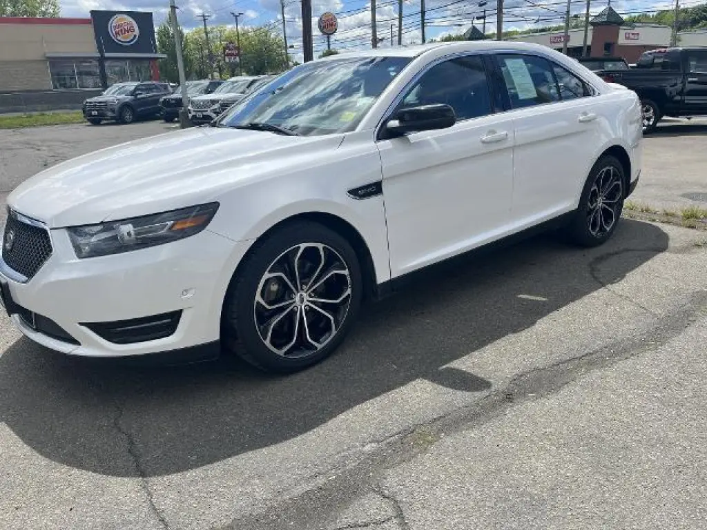 Ford Taurus 2018 AWD SHO 4dr Sedan