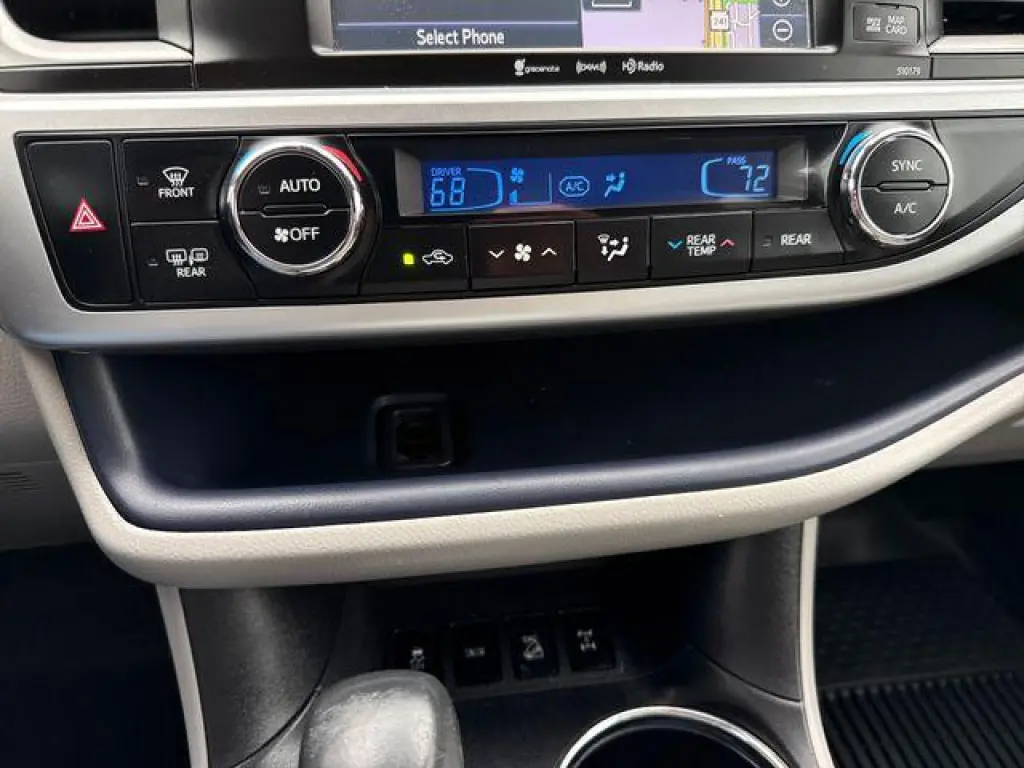 Toyota Highlander 2017 AWD XLE 4dr SUV