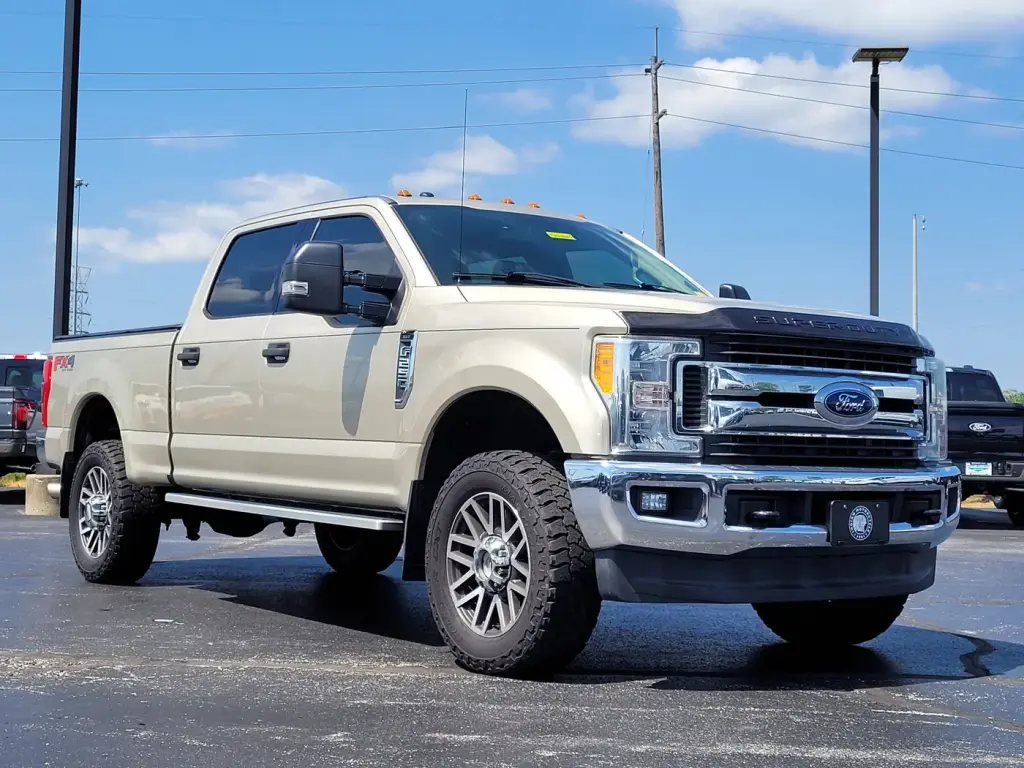Ford F-250 Super Duty 2017 4x4 XLT 4dr Crew Cab 8 ft. LB Pickup