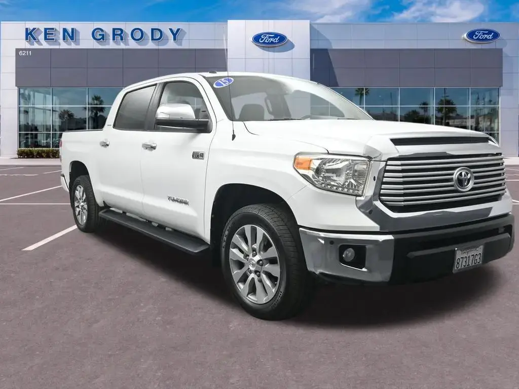 Toyota Tundra 2015 4x4 Limited 4dr CrewMax Cab Pickup SB (5.7L V8 FFV)