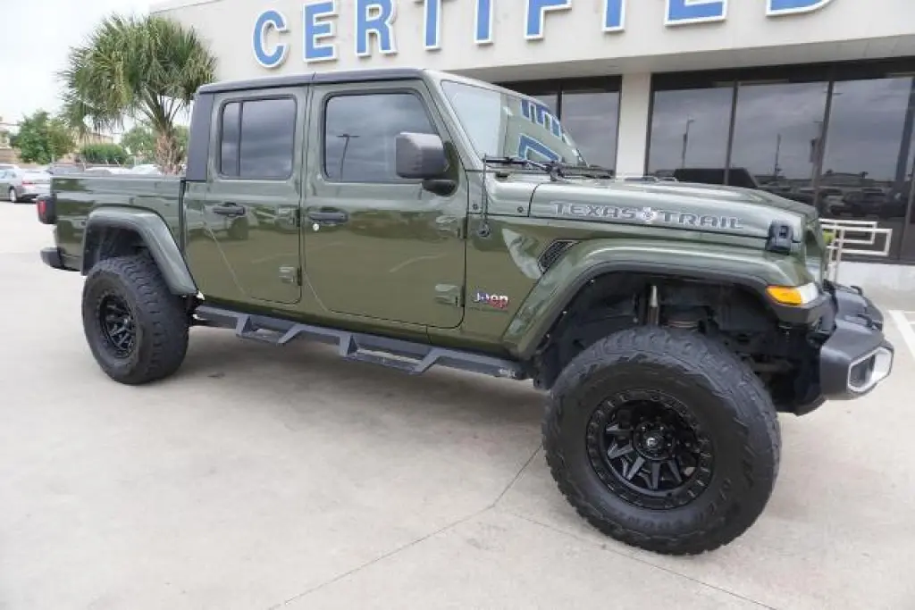 Jeep Gladiator 2023 4x4 Sport 4dr Crew Cab 5.0 ft. SB