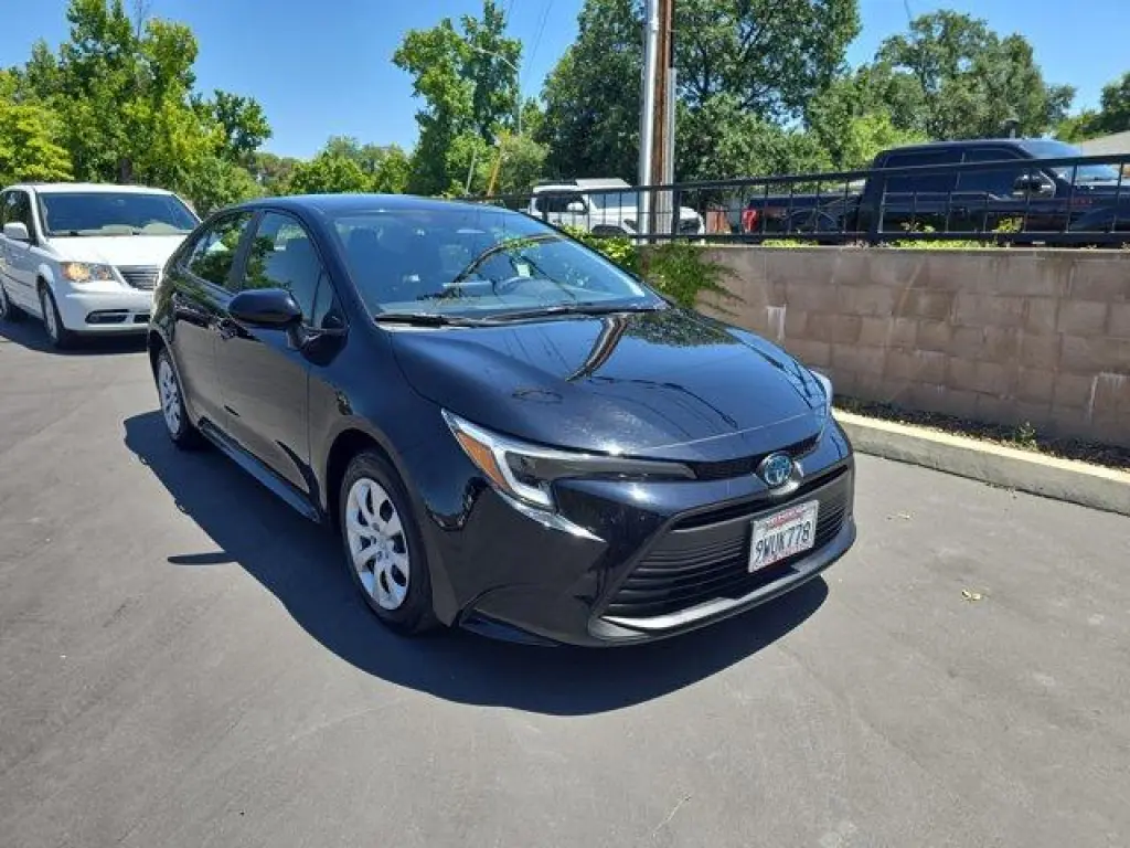 Toyota Corolla Hybrid 2025 LE 4dr Sedan