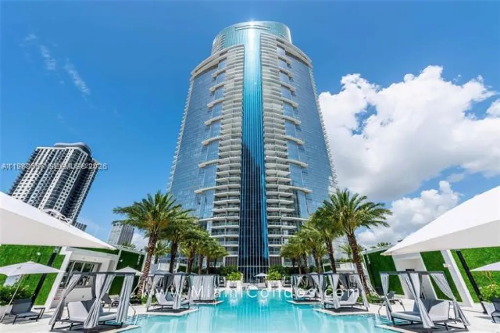 Propiedad en alquiler con 3 habitaciones y 4 baños en Miami