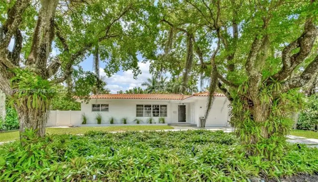 Propiedad en alquiler con 3 habitaciones y 2 baños en Miami Shores