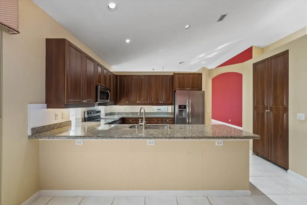 Propiedad en alquiler con 3 habitaciones y 3 baños en Lake Worth