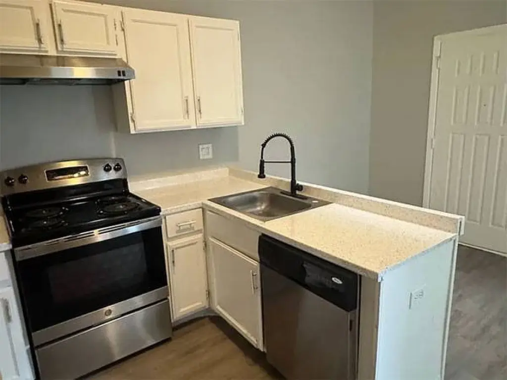 Propiedad en alquiler con 0 habitaciones y 1 baño en Quincy