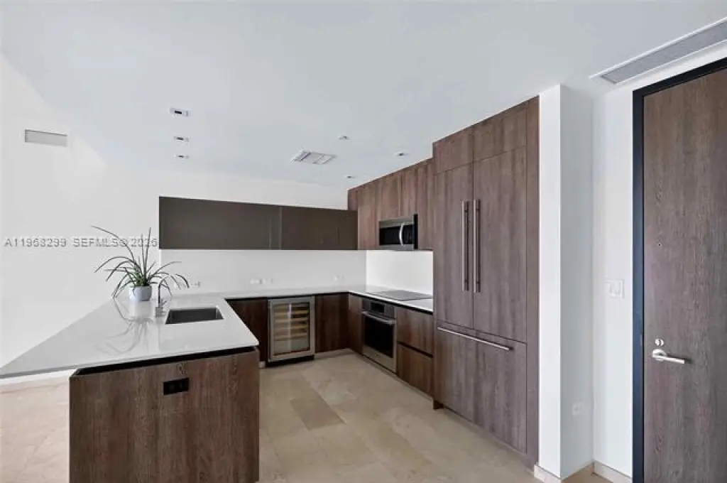 Propiedad en alquiler con 2 habitaciones y 2.5 baños en Miami