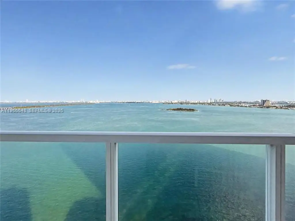 Propiedad en alquiler con 1 dormitorio y 1.5 baños en Miami