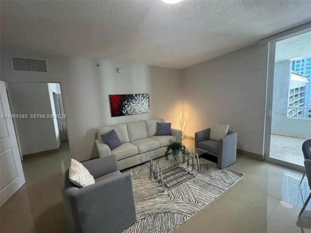 Propiedad en alquiler con 2 habitaciones y 2 baños en Miami