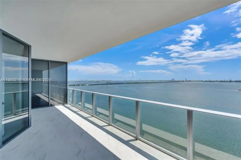 Propiedad en alquiler con 3 habitaciones y 3.5 baños en Miami