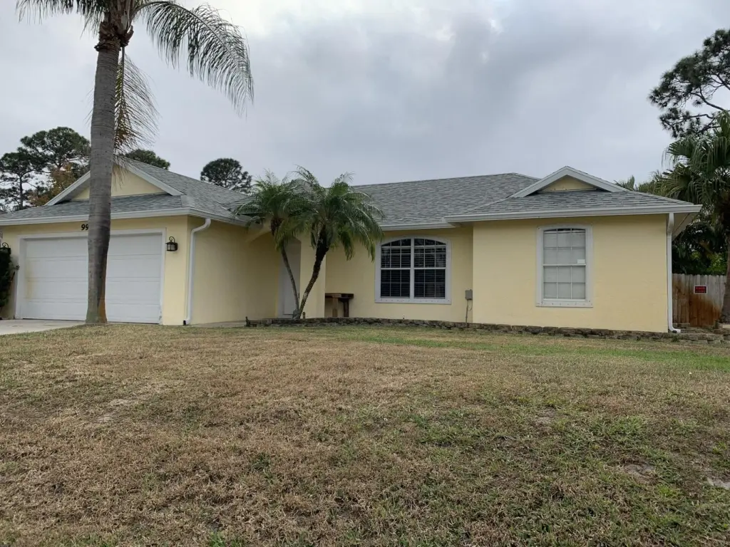 Propiedad en alquiler con 3 habitaciones y 2 baños en Port St Lucie