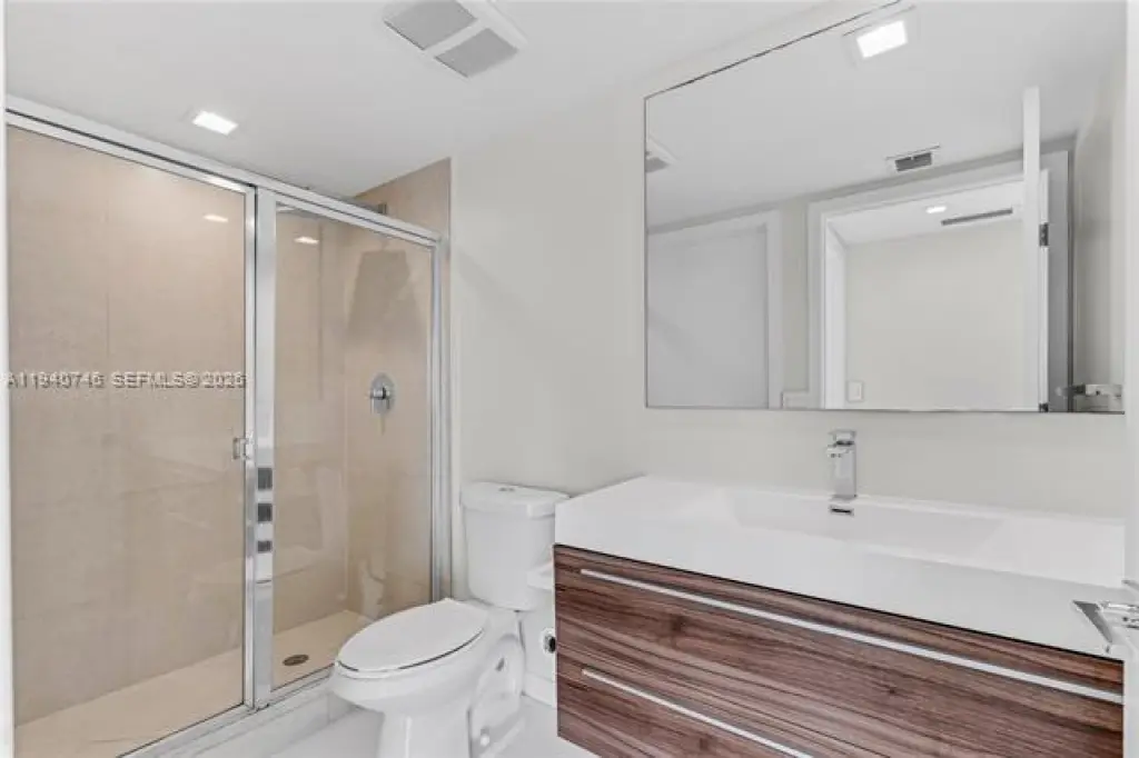 Propiedad en alquiler con 2 habitaciones y 2 baños en Miami