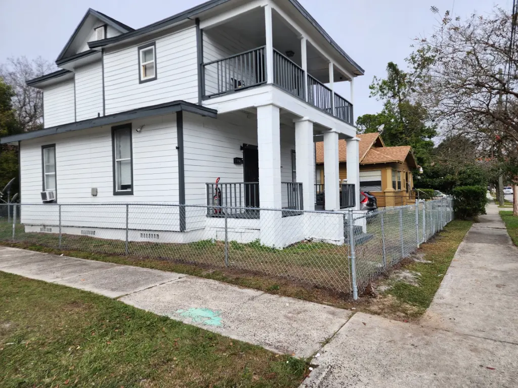 Propiedad en alquiler con 1 dormitorio y 1.5 baños en Jacksonville