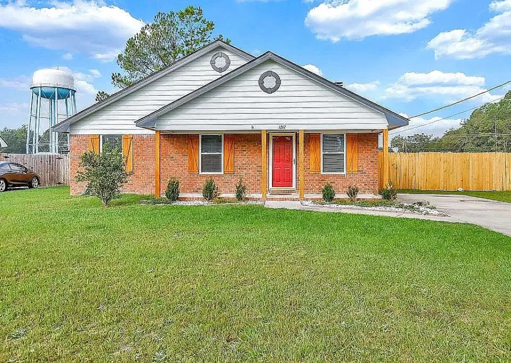 Propiedad en alquiler con 3 habitaciones y 2 baños en Hinesville