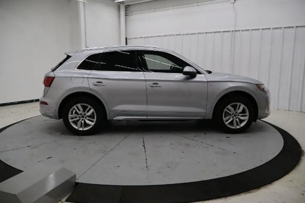 Audi Q5 2023 AWD quattro S line Premium 45 TFSI 4dr SUV