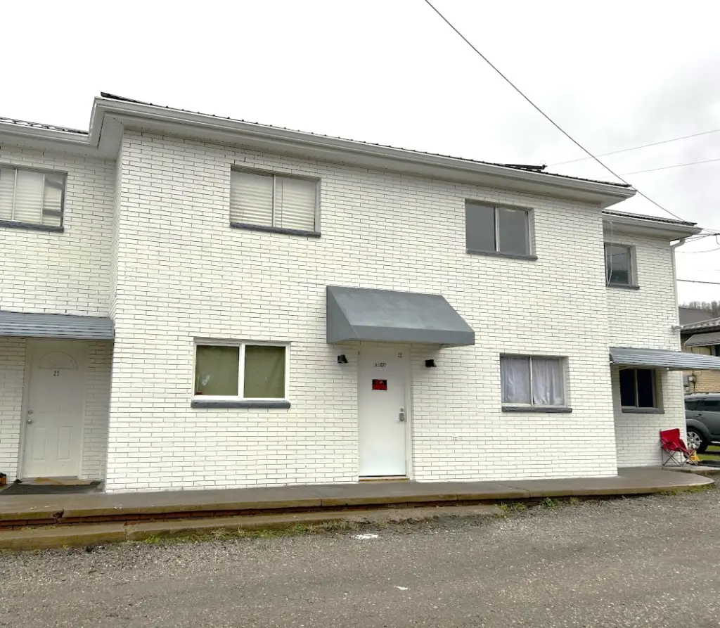 Propiedad en alquiler con 0 habitaciones y 1 baño en Follansbee