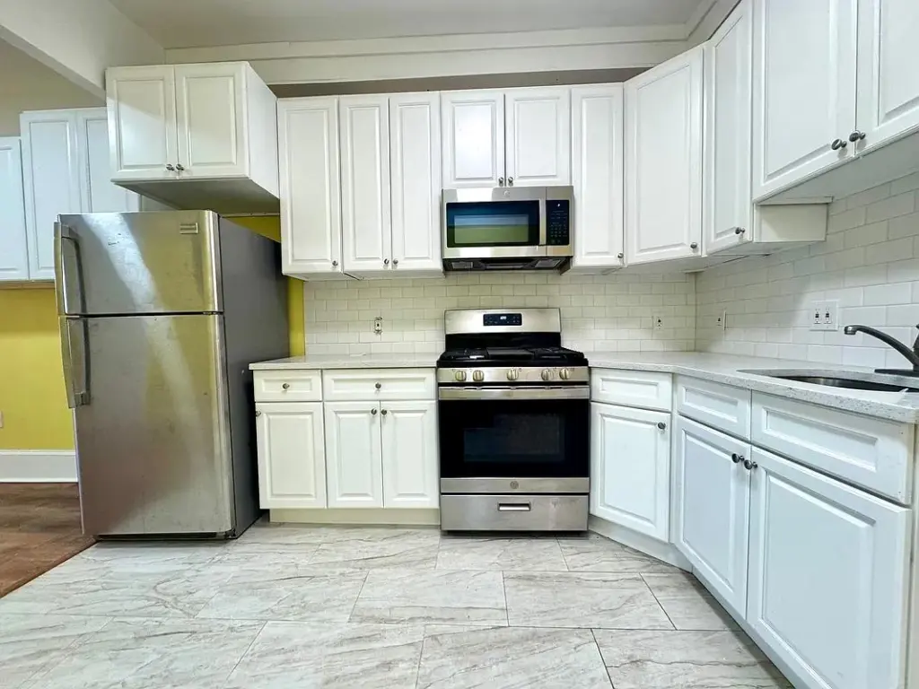 Propiedad en alquiler con 3 habitaciones y 1 baño en Brooklyn