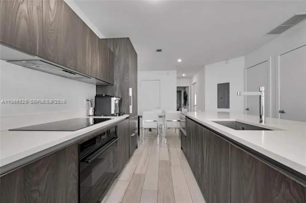Propiedad en alquiler con 2 habitaciones y 3 baños en Miami
