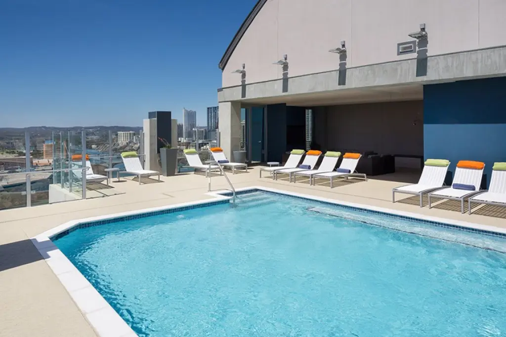Propiedad en alquiler con 0 habitaciones y 1 baño en Austin