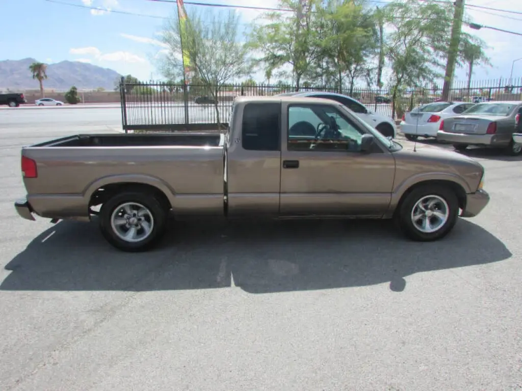 2003 GMC Sonoma SL