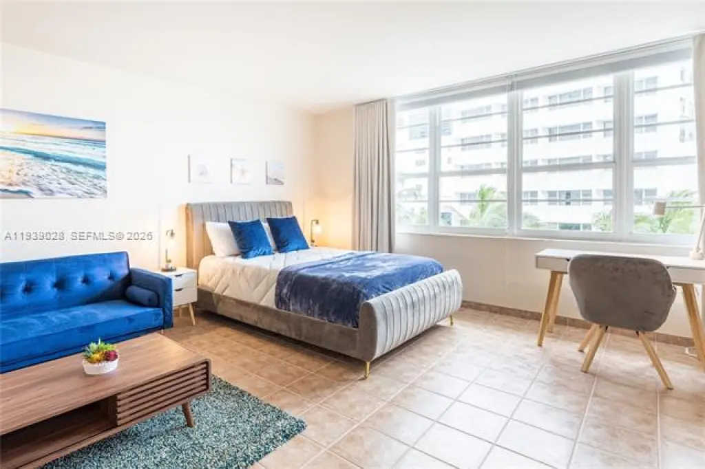Propiedad en alquiler con 0 habitaciones y 1 baño en Miami Beach