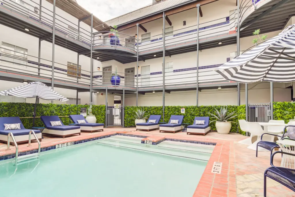 Propiedad en alquiler con 0 habitaciones y 1 baño en Austin