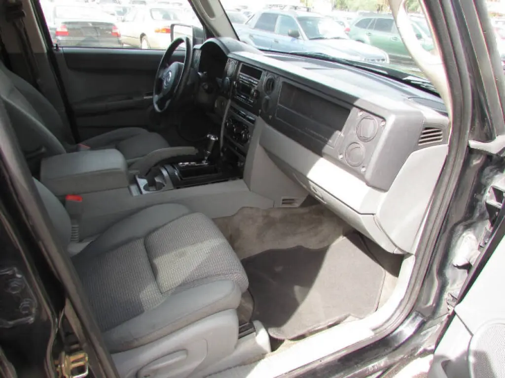 2007 Jeep Commander Sport