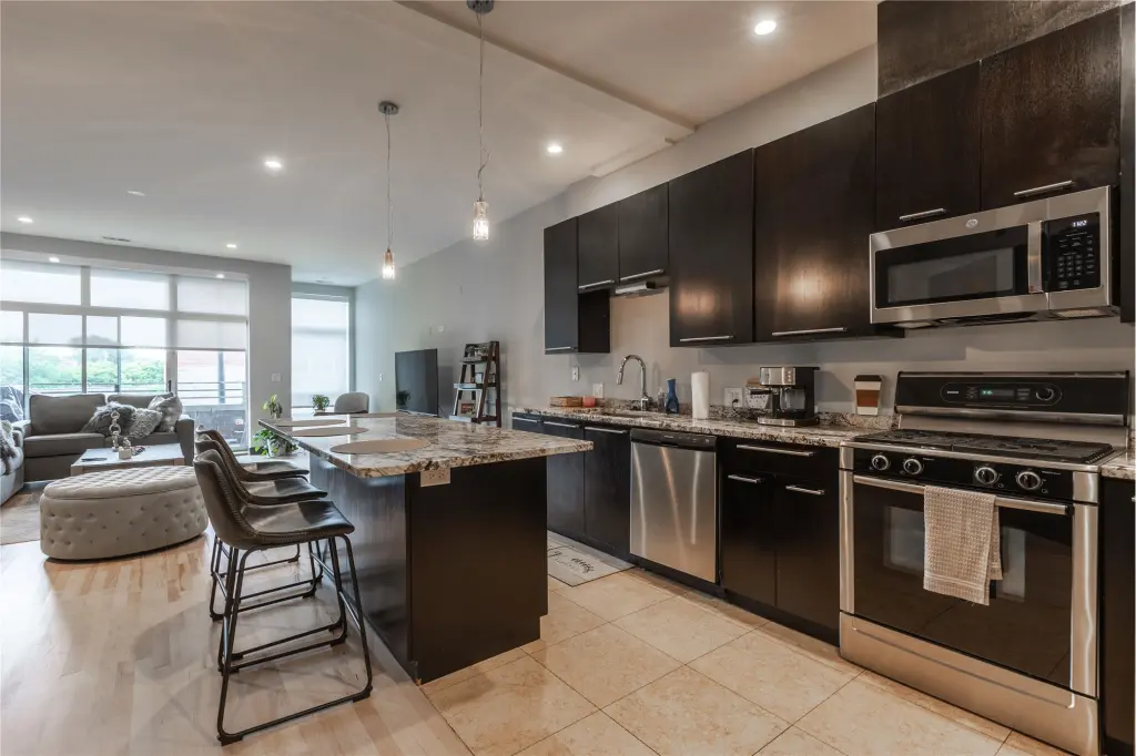 Propiedad en alquiler con 4 habitaciones y 2 baños en Chicago