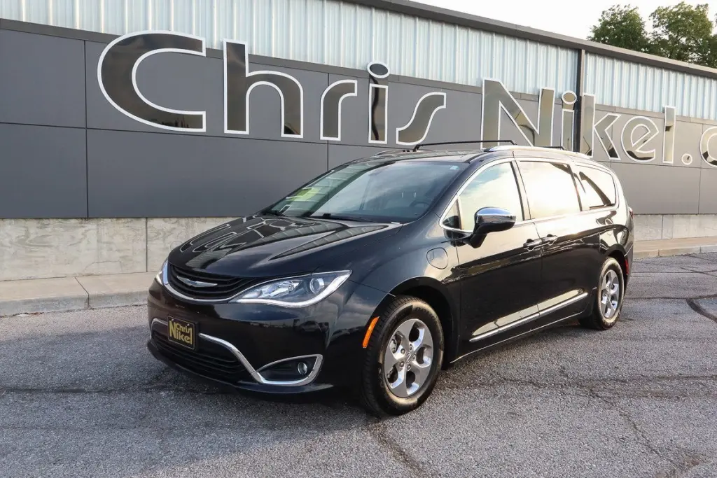 2018 Chrysler Pacifica Hybrid Limited