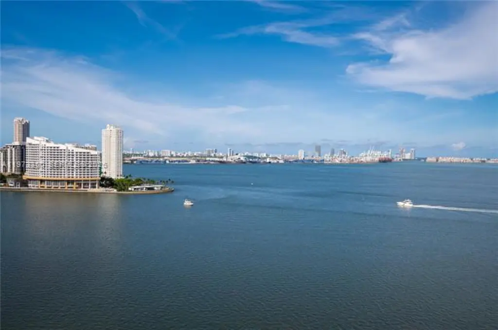 Propiedad en alquiler con 2 habitaciones y 2 baños en Miami