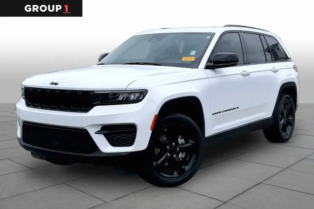 Jeep Grand Cherokee 2022 4x4 Laredo 4dr SUV (midyear release)