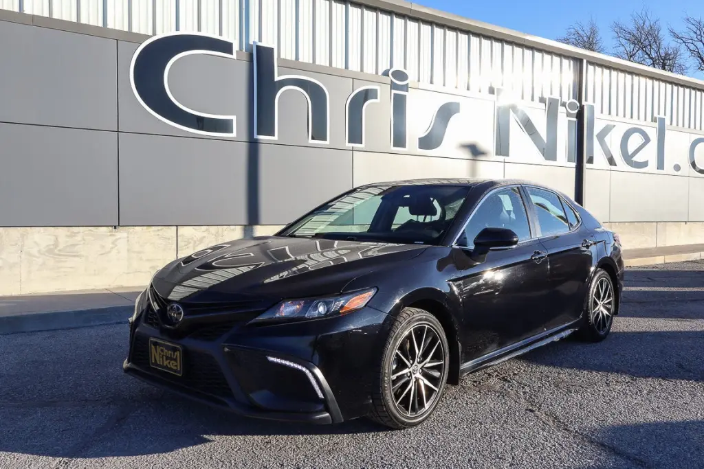 2023 Toyota Camry SE Auto