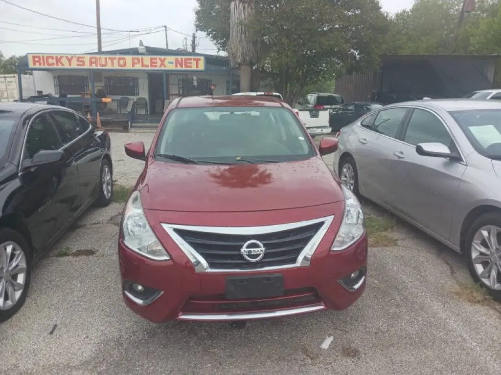 2018 Nissan Versa SV