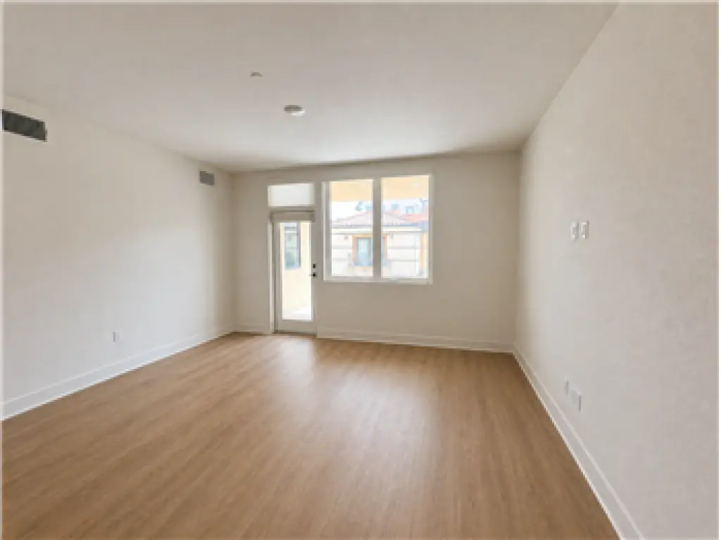 Propiedad en alquiler con 2 habitaciones y 2.5 baños en Huntington Beach