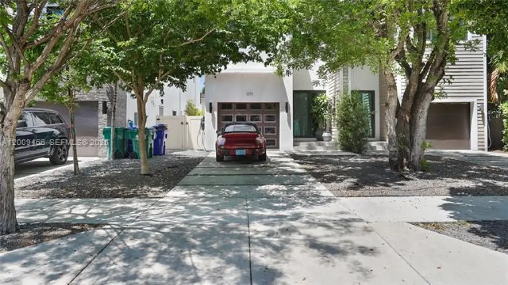 Propiedad en alquiler con 3 habitaciones y 2.5 baños en Miami