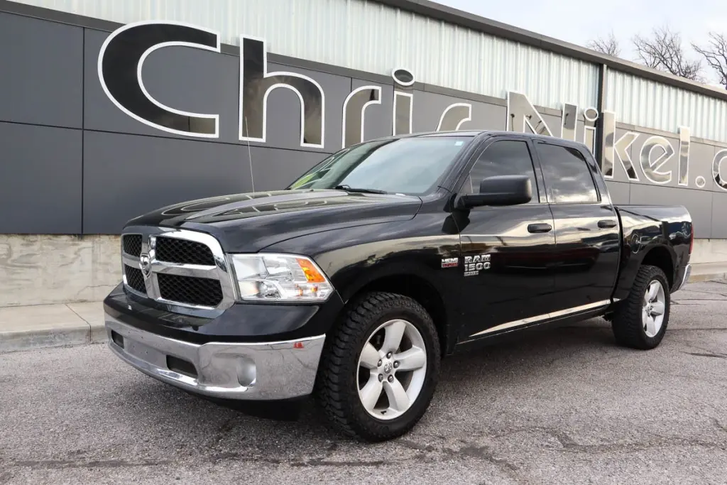 2021 RAM 1500 Classic Tradesman 4x4 Crew Cab 5'7 Box