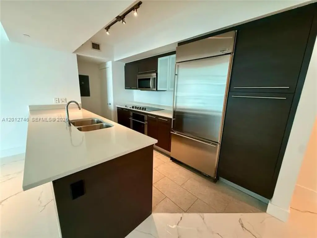 Propiedad en alquiler con 2 habitaciones y 2 baños en Miami