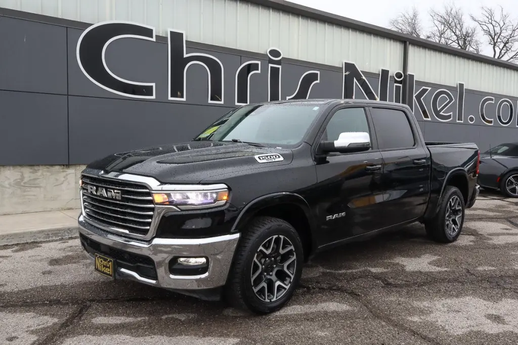 2025 RAM 1500 Laramie 4x4 Crew Cab 5'7 Box