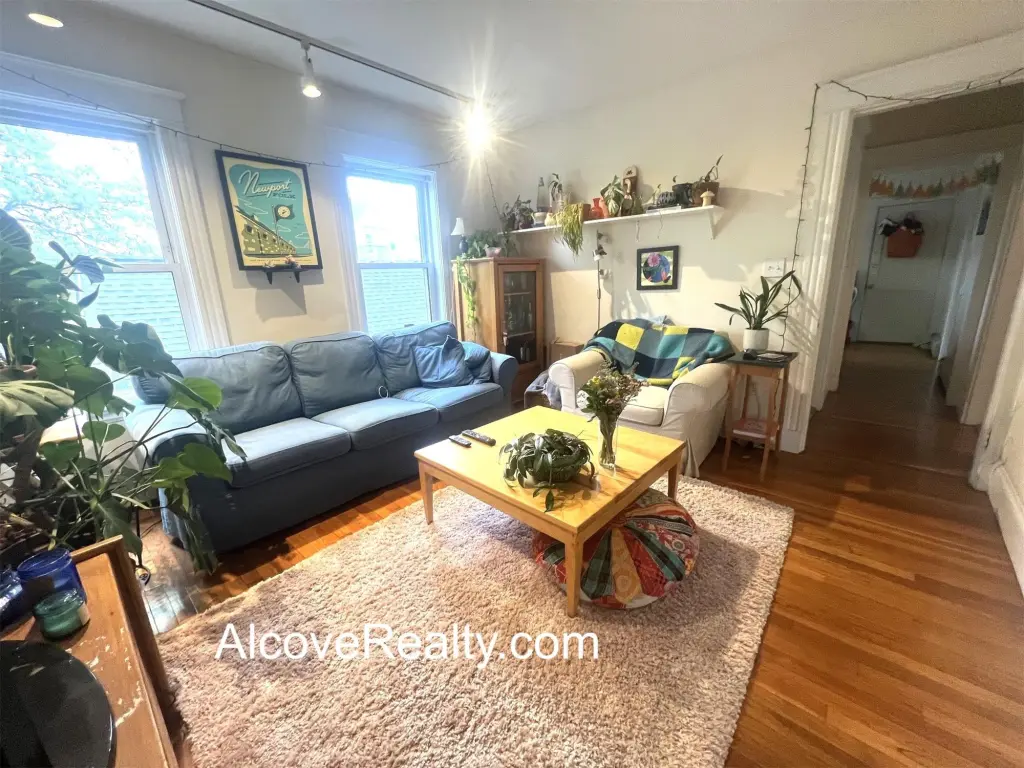 Propiedad en alquiler con 3 habitaciones y 1 baño en Somerville
