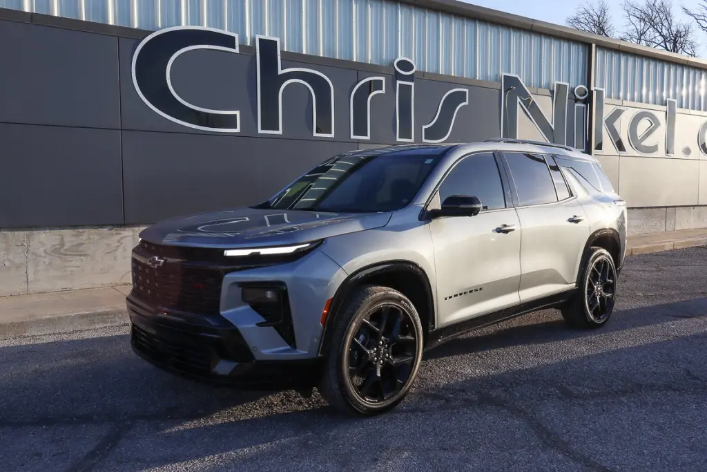 2025 Chevrolet Traverse FWD 4dr RS w/1RS