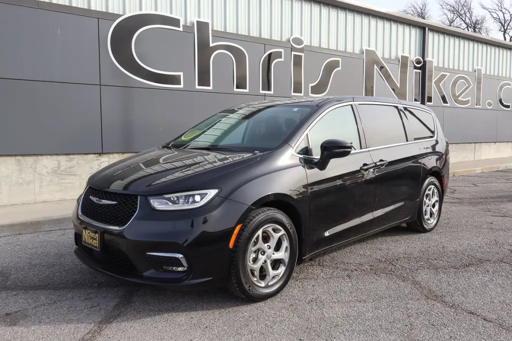 2024 Chrysler Pacifica Limited FWD