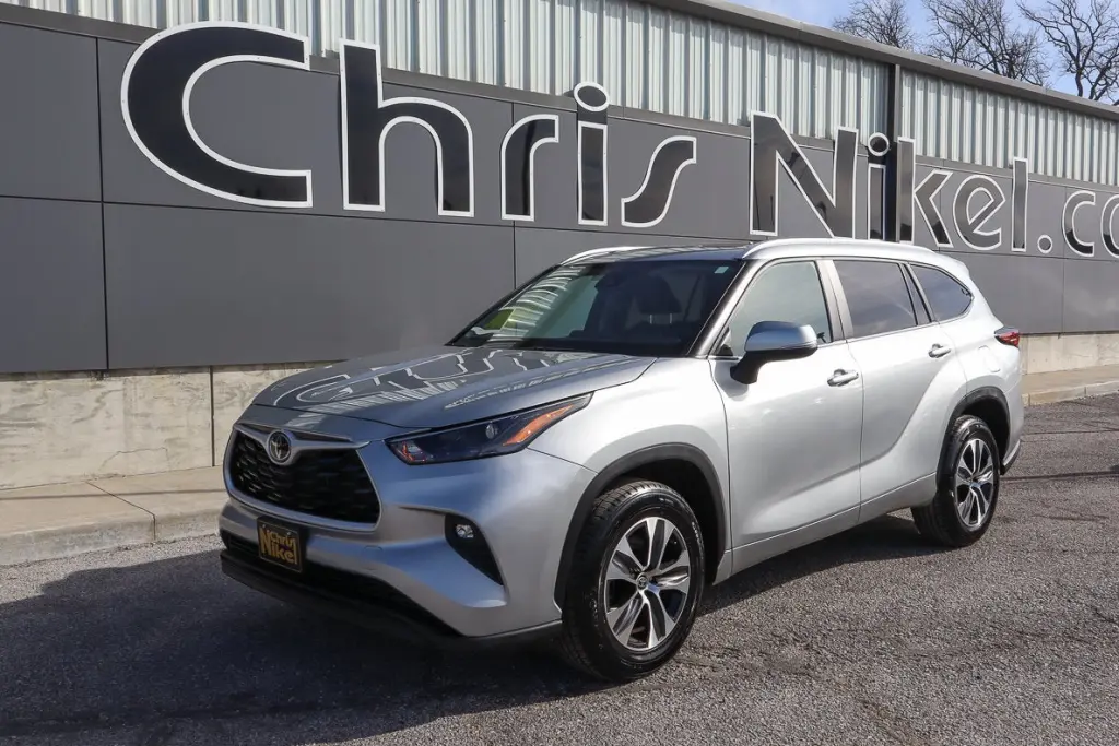 2024 Toyota Highlander XLE FWD