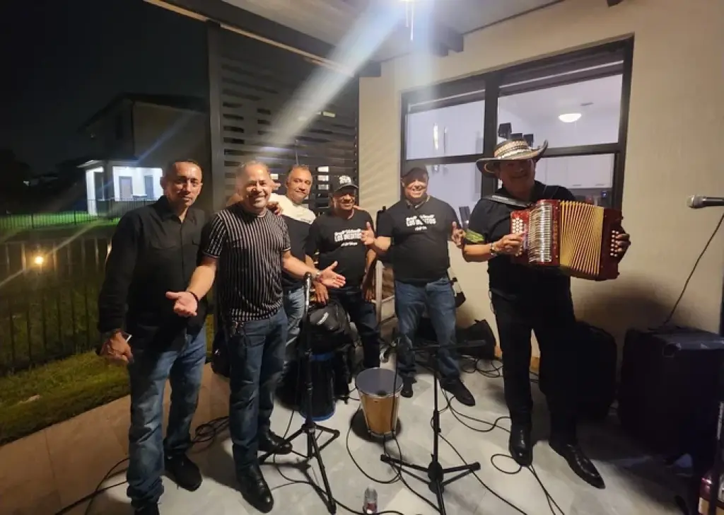 AGRUPACIÓN VALLENATA MIAMI FL.