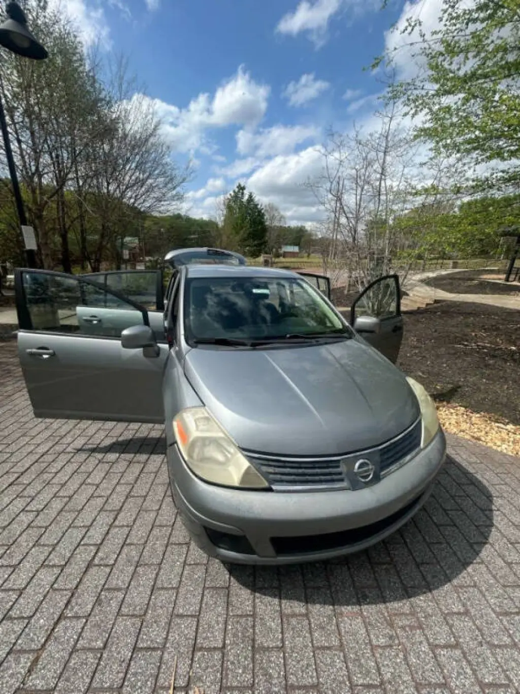 2009 Nissan Versa 1.8 S
