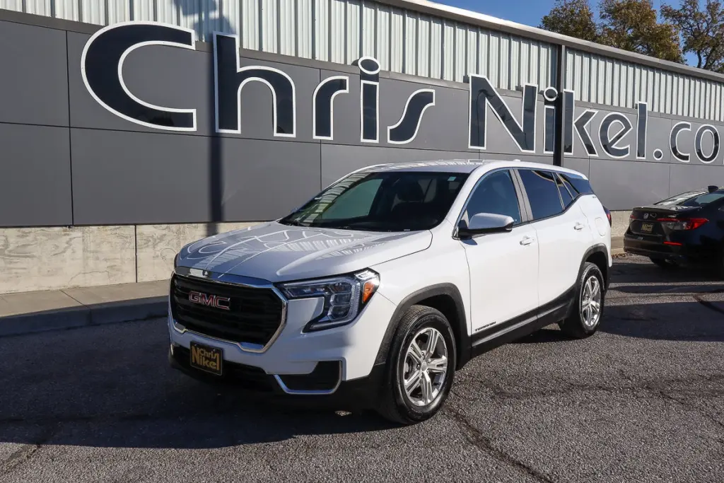 2024 GMC Terrain FWD 4dr SLE