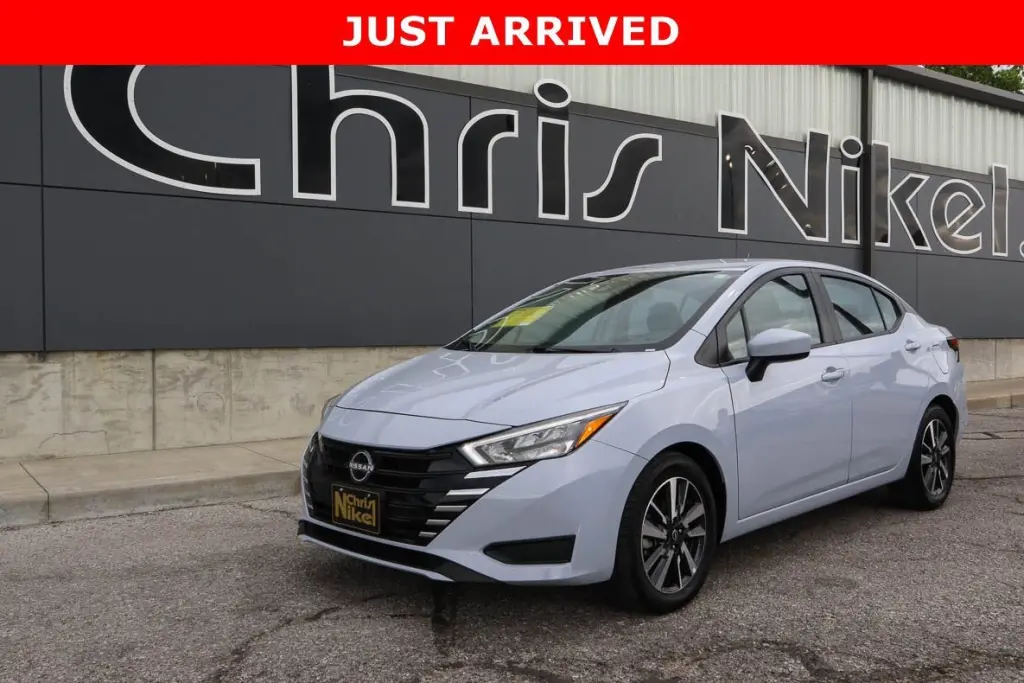 2025 Nissan Versa SV CVT