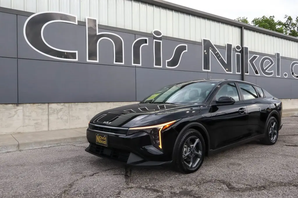 2025 Kia K4 LXS FWD