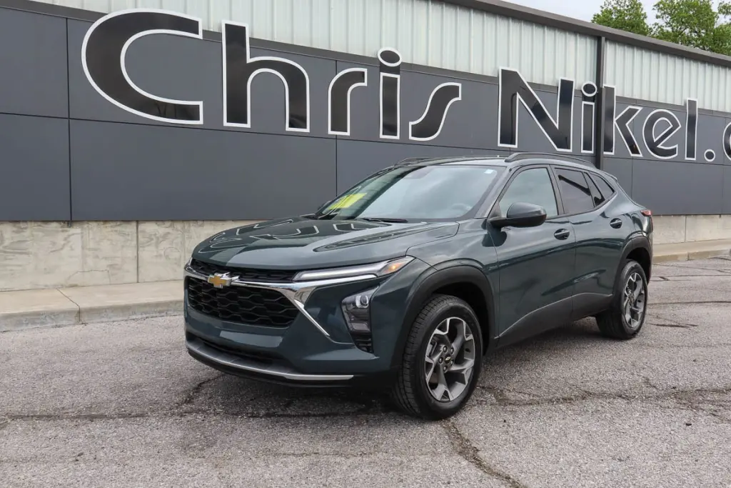 2025 Chevrolet Trax FWD 4dr LT