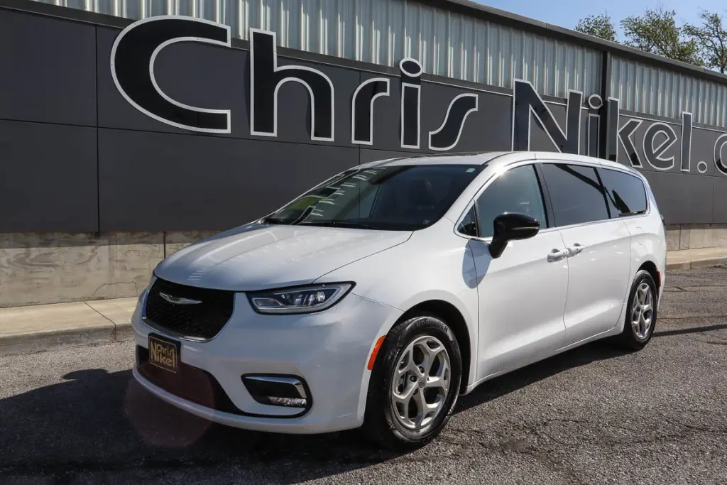 2024 Chrysler Pacifica Limited FWD
