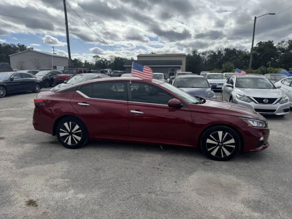 2021 Nissan Altima 2.5 SV
